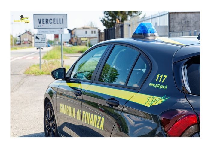 Dal Nord Ovest. Maschere e articoli di carnevale, maxi sequestro della Finanza Dal Nord Ovest. Maschere e articoli di carnevale, maxi sequestro della Finanza