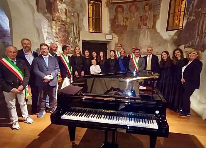 Musica e arte a Carpignano Sesia: il gruppo Adastra incanta nella chiesa di San Pietro Musica e arte a Carpignano Sesia: il gruppo Adastra incanta nella chiesa di San Pietro