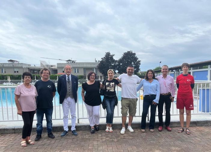 Trecate, sabato riapre la piscina. Con qualche “sussurro” sul nuovo gestore