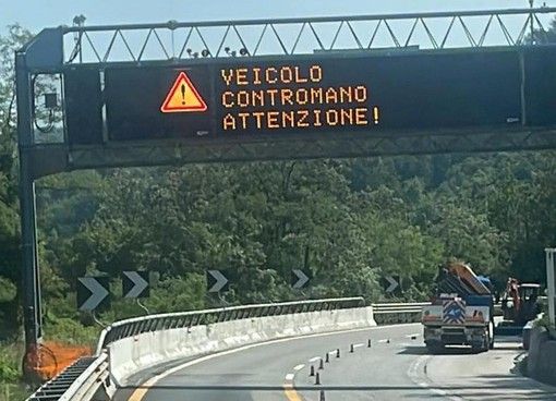 Dal Nord Ovest. Viaggiava ubriaco e in contromano, tragedia sfiorata sulla Torino-Aosta