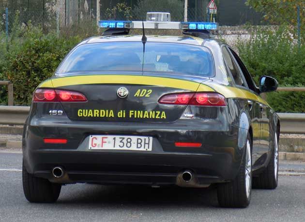 Arrestati due spacciatori dalle fiamme gialle di Borgomanero Arrestati due spacciatori dalle fiamme gialle di Borgomanero