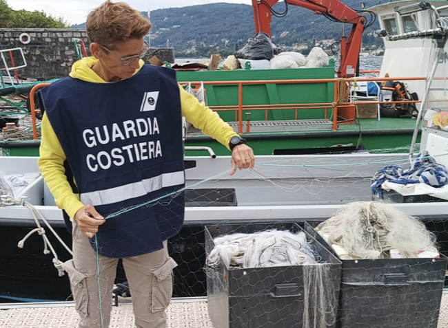 Guardia Costiera, agosto e settembre di controlli per la pesca sul lago Maggiore: sequestri e migliaia di euro di multe Guardia Costiera, agosto e settembre di controlli per la pesca sul lago Maggiore: sequestri e migliaia di euro di multe