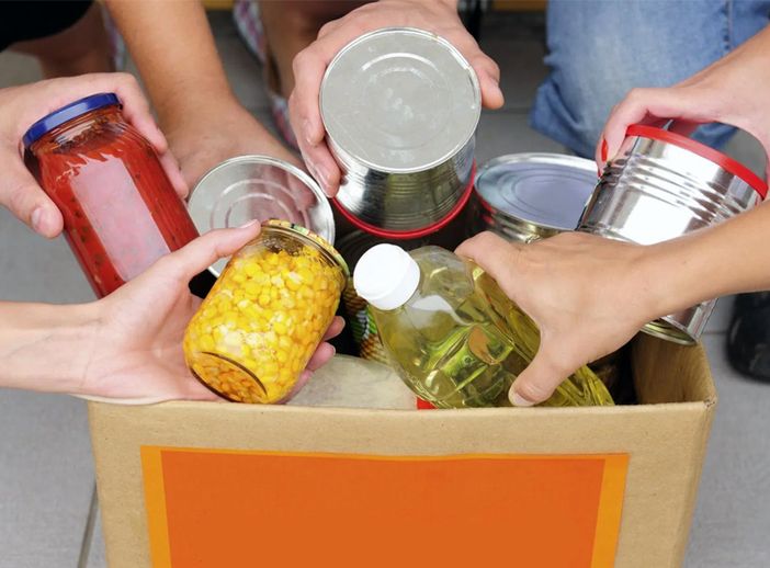 A Cameri riproposta l'iniziativa dei "Cesti natalizi solidali" A Cameri riproposta l'iniziativa dei "Cesti natalizi solidali"