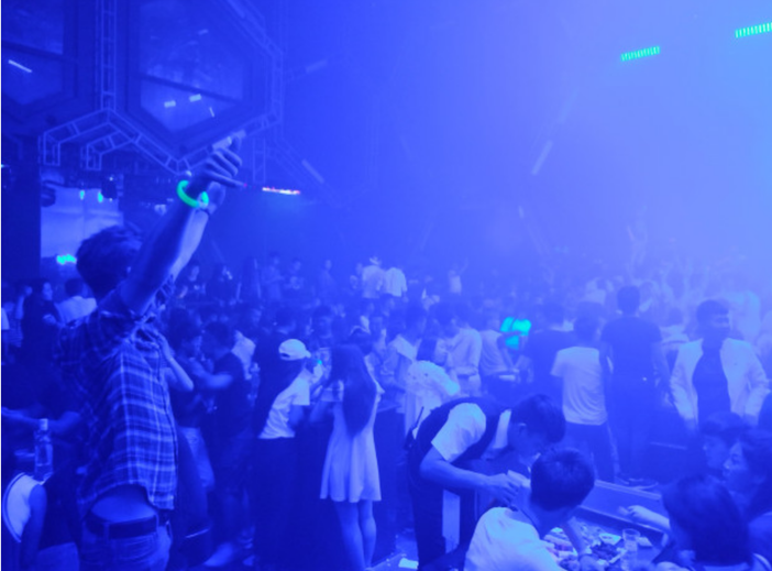 Da oggi al via le domande per i bonus regionali a discoteche e attività commerciali Da oggi al via le domande per i bonus regionali a discoteche e attività commerciali