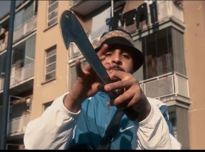 Ha partecipato a una maxirissa a Milano con un machete, denunciato il rapper Zefe