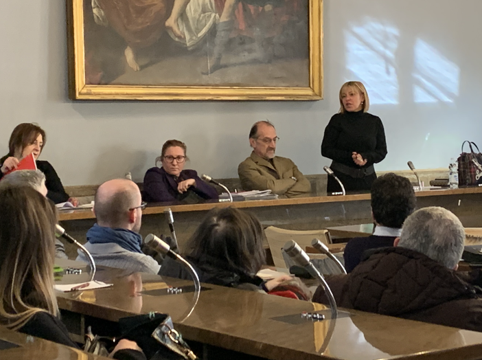 Crisi del settore delle edicole a Novara: incontro tra gli edicolanti e l'Assessore al Commercio per trovare una soluzione