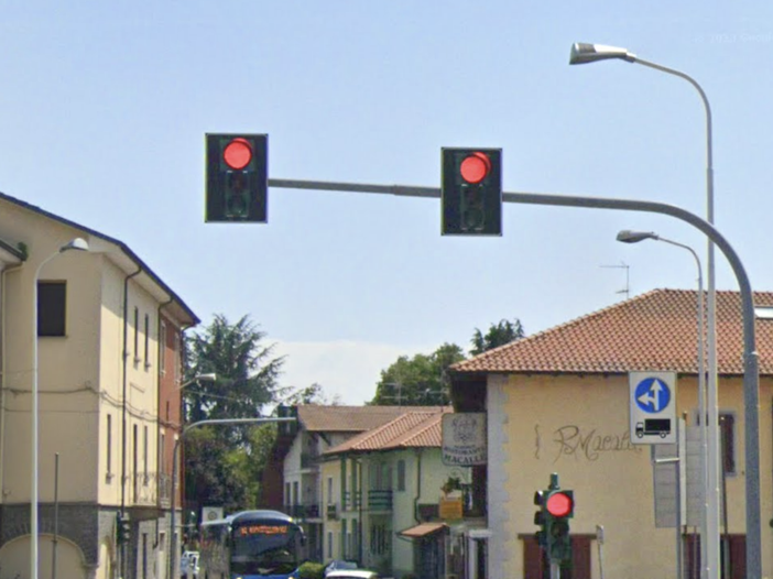 Momo: Patto per il Nord denuncia l’anomalia del Photored di via Magistrini Momo: Patto per il Nord denuncia l’anomalia del Photored di via Magistrini