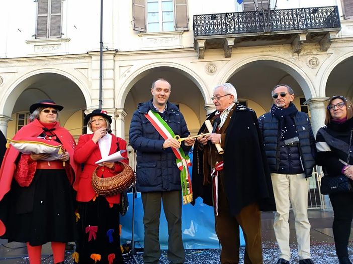 ‍Carnevale trecatese 2023: consegnate  le chiavi della citta’ a Re Bartula e alla Regina Ghita. FOTO