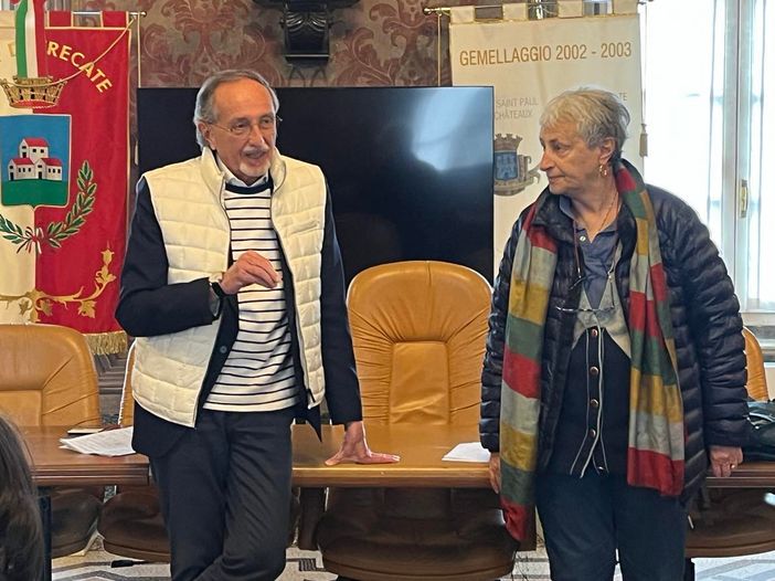 Gli alunni della III A della scuola secondaria di primo grado “Cassano” in visita al palazzo municipale Gli alunni della III A della scuola secondaria di primo grado “Cassano” in visita al palazzo municipale