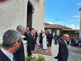 Papa Leone XIV, visita a sorpresa al santuario di Genazzano. Poi a Santa Maria Maggiore sulla tomba di Francesco Papa Leone XIV, visita a sorpresa al santuario di Genazzano. Poi a Santa Maria Maggiore sulla tomba di Francesco