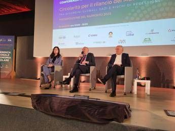 Economia circolare, l'Italia leader ma l'import di materiali rimane elevato Economia circolare, l'Italia leader ma l'import di materiali rimane elevato