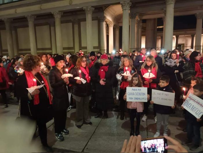Oltre 200 persone manifestano a Novara  per il femminicidio di Giulia Cecchettin