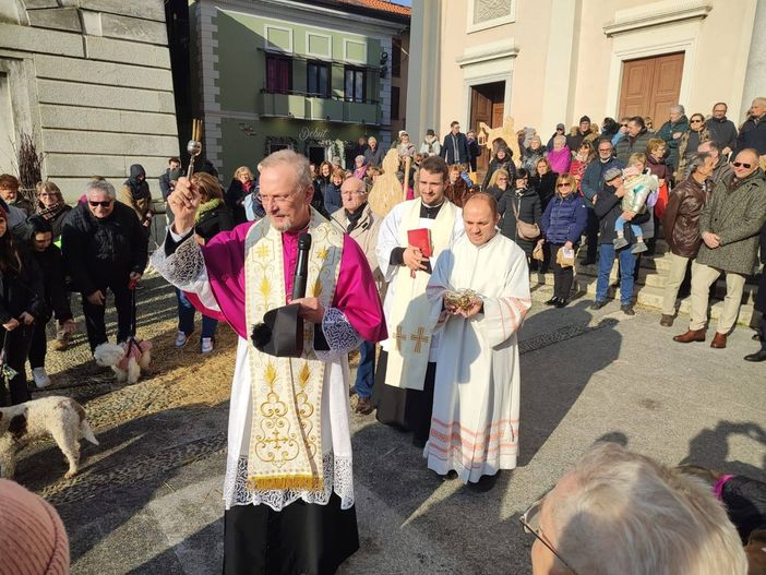 Cameri ha festeggiato Sant'Antonio Abate: una festa tra fede e tradizione agricola Cameri ha festeggiato Sant'Antonio Abate: una festa tra fede e tradizione agricola