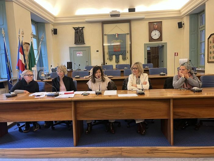 "Mosche Bianche": mostra d'arte in omaggio all'Ispirazione artistica femminile "Mosche Bianche": mostra d'arte in omaggio all'Ispirazione artistica femminile