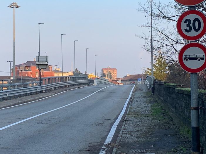 Senso unico per lavori sul cavalcavia della cavallotta a Novara Senso unico per lavori sul cavalcavia della cavallotta a Novara