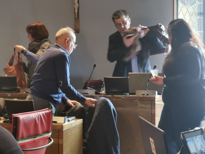 Consulte di quartiere: sul voto agli stranieri la maggioranza rompe l’accordo unitario Consulte di quartiere: sul voto agli stranieri la maggioranza rompe l’accordo unitario