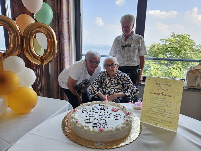Belgirate, Iolanda Bertone festeggia i 100 anni Belgirate, Iolanda Bertone festeggia i 100 anni