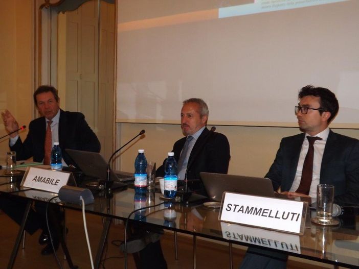 Cnvv “Customizzazione” e “ambidestrismo”: le opportunità per l’impresa del futuro Cnvv “Customizzazione” e “ambidestrismo”: le opportunità per l’impresa del futuro