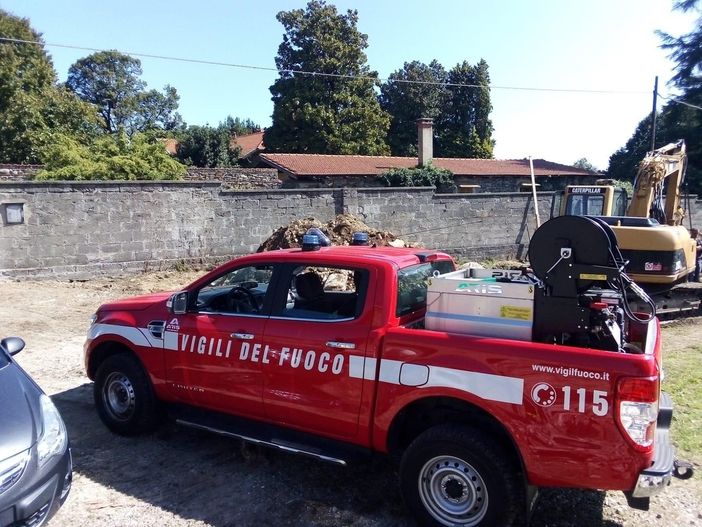 Incidente sul lavoro a Lesa, operaio cade in uno scavo per la costruzione di una fossa biologica Incidente sul lavoro a Lesa, operaio cade in uno scavo per la costruzione di una fossa biologica
