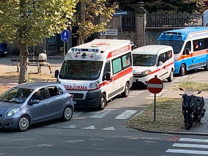 Scontro frontale tra due auto a Trecate