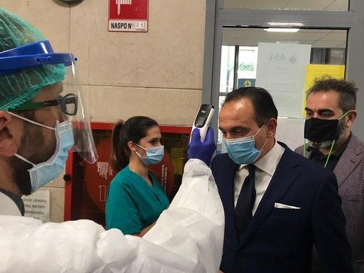 Zona Rossa, notte in bianco e Cirio all'attacco di Conte: "Voglio che mi si spieghi la logica di queste scelte"