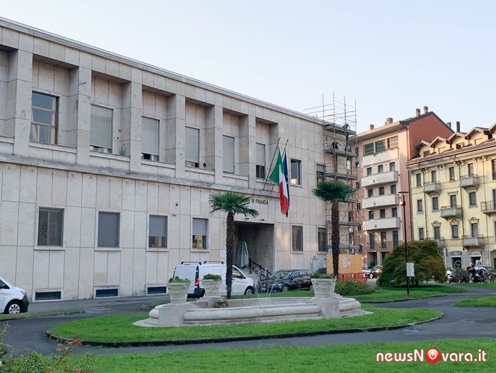 False fatture per 41milioni di euro, in manette un imprenditore operante nel settore del commercio all’ingrosso di materiali informatici False fatture per 41milioni di euro, in manette un imprenditore operante nel settore del commercio all’ingrosso di materiali informatici