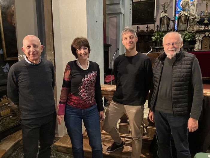 Riflessioni sulle illegalità urbane: Chiodelli analizza il fallimento della crescita italiana