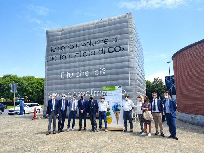 È stato inaugurato ad Arona il Cubo di Co2 È stato inaugurato ad Arona il Cubo di Co2