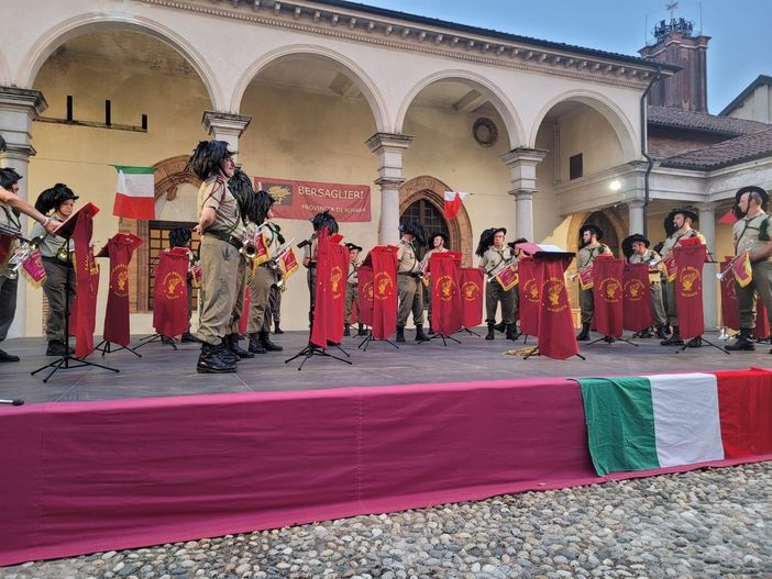 Galliate ha festeggiato il compleanno dei Bersaglieri