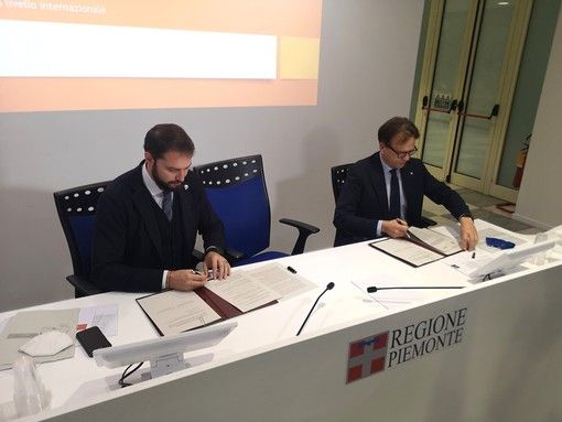 Firmato da Regione e Anci il protocollo sulla Cooperazione Internazionale Firmato da Regione e Anci il protocollo sulla Cooperazione Internazionale