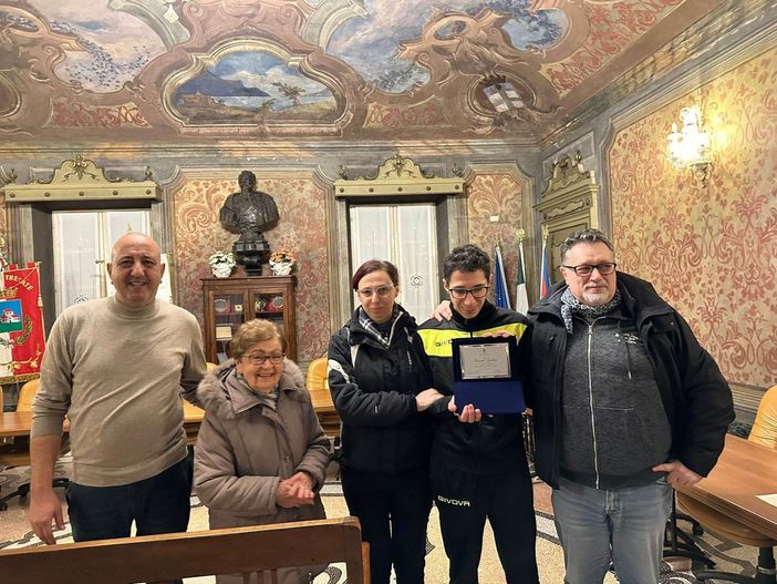 Riconoscimento per Samuele Galdini, campione italiano paralimpico di nuoto pinnato e apnea Riconoscimento per Samuele Galdini, campione italiano paralimpico di nuoto pinnato e apnea