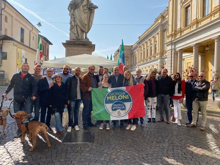 Sabato e domenica Fdi a Novara scende in piazza per chiedere dimissioni governo Sabato e domenica Fdi a Novara scende in piazza per chiedere dimissioni governo