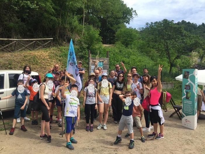 Tanti giovani alla camminata alla Torre di Buccione Tanti giovani alla camminata alla Torre di Buccione
