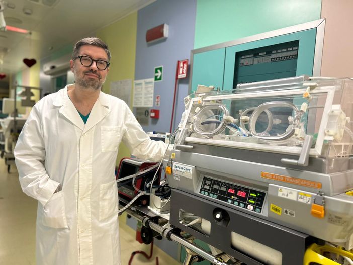Nascere prima del tempo: la forza della vita nella Terapia Intensiva Neonatale di Novara
