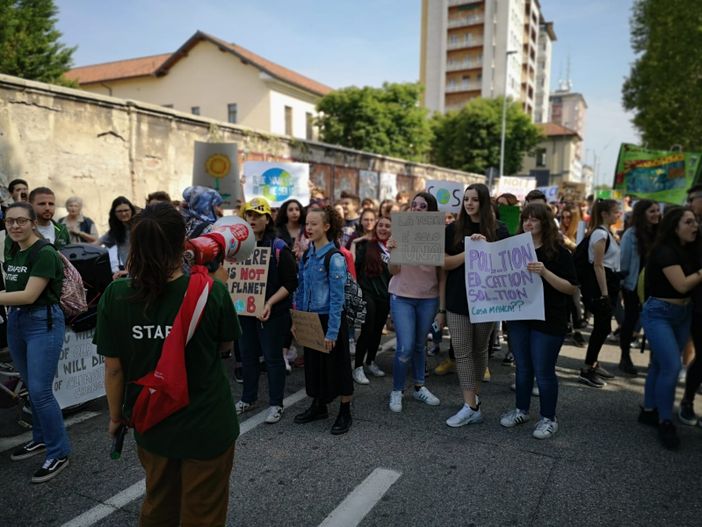 Circa 300 ragazzi a Novara per la manifestazione  “Friday for future”