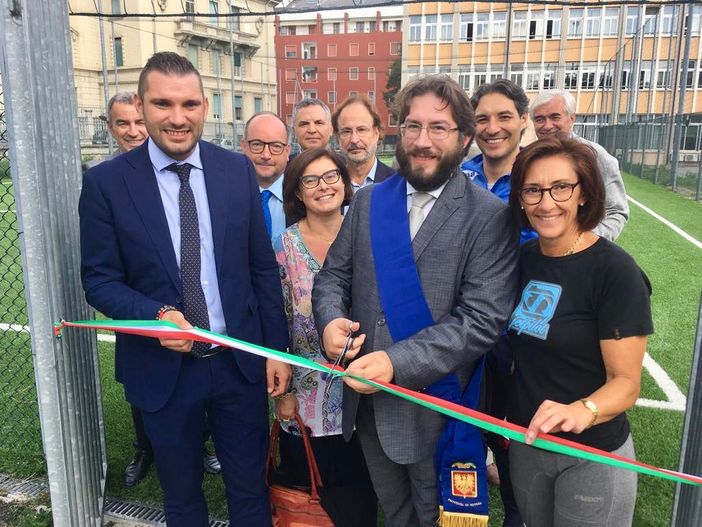 Inagurato il nuovo campetto da calcio per le scuole "Nervi", "Mossotti", "Omar", "Casorati" e "Carlo Alberto" Inagurato il nuovo campetto da calcio per le scuole "Nervi", "Mossotti", "Omar", "Casorati" e "Carlo Alberto"