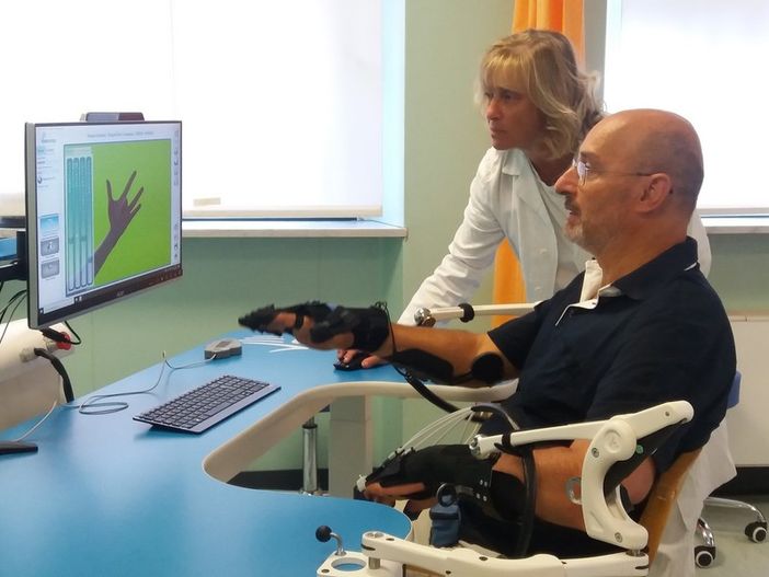 A Torino una mano robotica per la riabilitazione post ictus (FOTO) A Torino una mano robotica per la riabilitazione post ictus (FOTO)