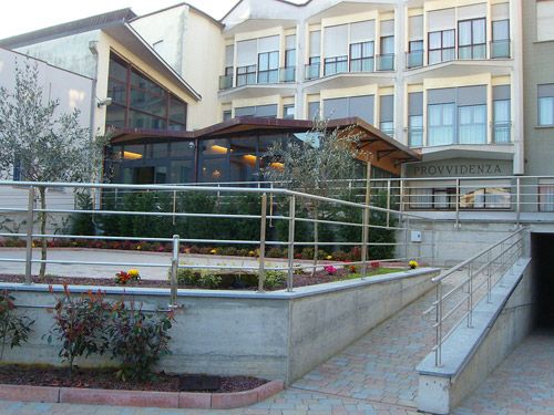 Covid, torna l’incubo dell’infezione nelle residenze per anziani: a Novara 80 positivi alla “Divina Provvidenza” Covid, torna l’incubo dell’infezione nelle residenze per anziani: a Novara 80 positivi alla “Divina Provvidenza”