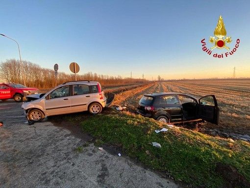 Incidente a Trecate, I Vigili del Fuoco liberano una persona incastrata