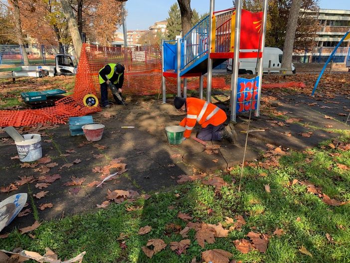 Nei parchi di Novara arrivano i nuovi giochi per i bambini