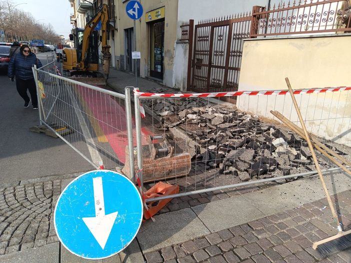 Rinnovo urbano a Galliate: si inizia dal marciapiede di Viale Dante Rinnovo urbano a Galliate: si inizia dal marciapiede di Viale Dante