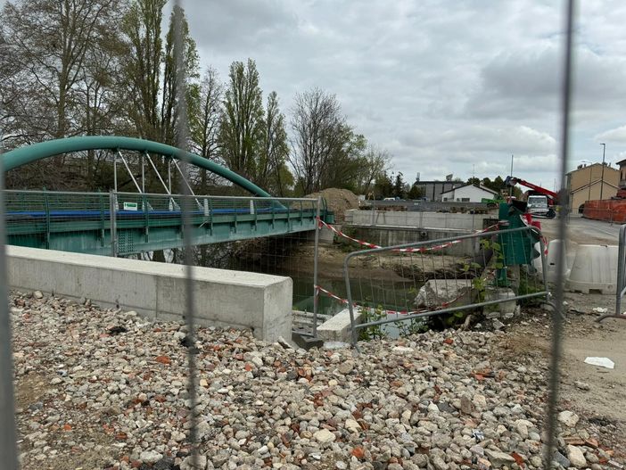 Arrivato a Novara il nuovo ponte del Terdoppio. FOTO Arrivato a Novara il nuovo ponte del Terdoppio. FOTO