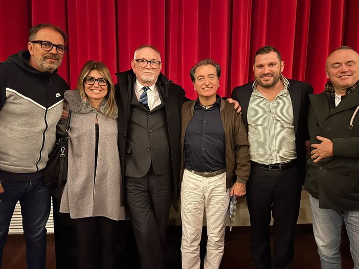 Barbara Pace partecipa allo spettacolo benefico "Taxi a due piazze" per il progetto "Un calcio nel buio" Barbara Pace partecipa allo spettacolo benefico "Taxi a due piazze" per il progetto "Un calcio nel buio"