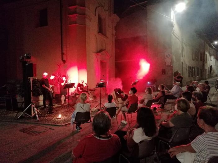 A Bellinzago si è svolta la serata ispirata alla Commedia di Dante A Bellinzago si è svolta la serata ispirata alla Commedia di Dante