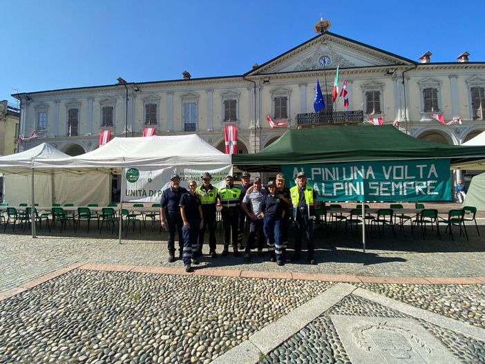 "Insieme con voi": grande partecipazione alla manifestazione degli alpini "Insieme con voi": grande partecipazione alla manifestazione degli alpini
