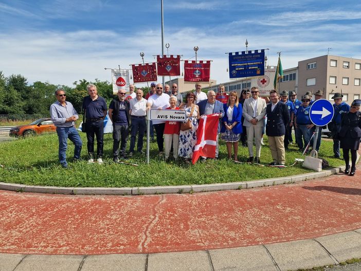 Novara, inaugurata la rotonda 'Donatori di Sangue' Novara, inaugurata la rotonda 'Donatori di Sangue'