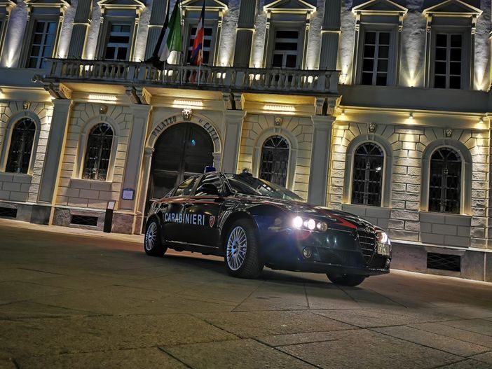 Dal nord ovest. Rissa tra ragazze fuori da un locale ossolano: quattro denunce Dal nord ovest. Rissa tra ragazze fuori da un locale ossolano: quattro denunce