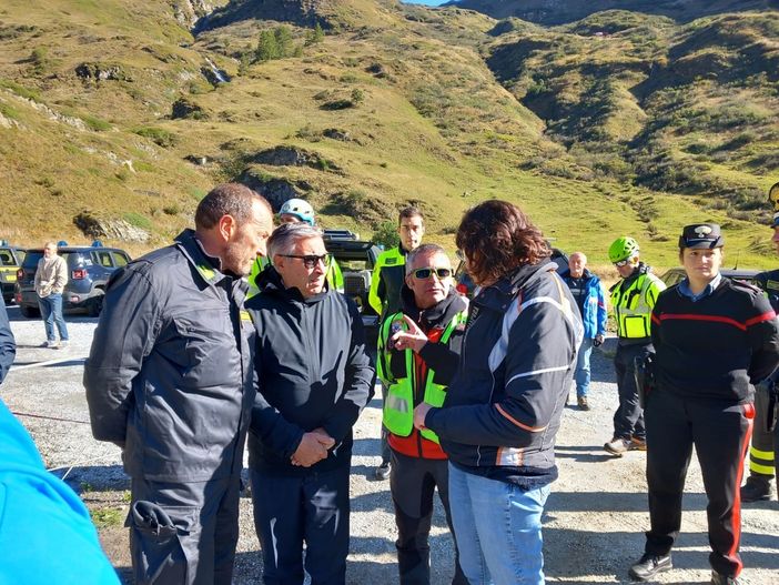 Formazza, un cane ha fiutato qualcosa sotto la frana FOTO