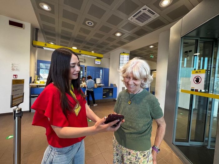 Novara, oltre 2mila over 80 utilizzano l’app di Poste Italiane