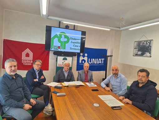 Sindacati contro la nuova legge regionale sull'edilizia pubblica: &quot;Norma inutile e discriminatoria&quot;